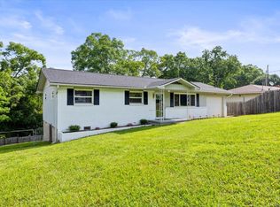 6 Wayne Ln, Rossville, GA 30741