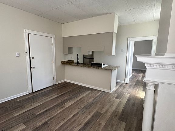 2nd image of 202 N Potomac St #2