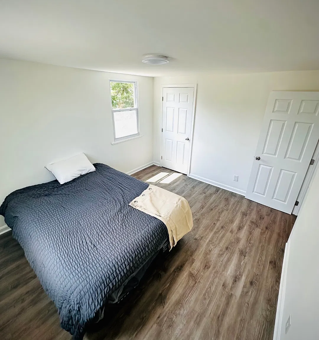 3 bed, 1008 sqft, $2,500 — Photo 1