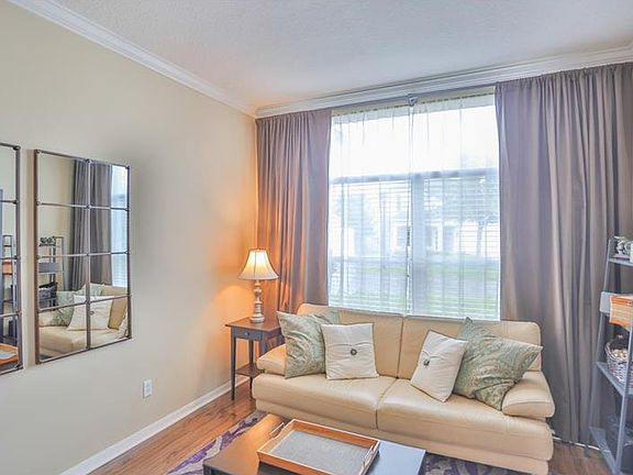 4th image of 9713 Heron Pointe Dr