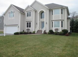 28 Thistle Rd, North Andover, MA 01845