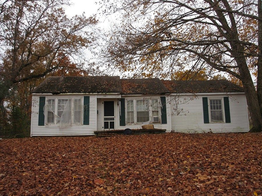 1st image of 504 Evergreen St