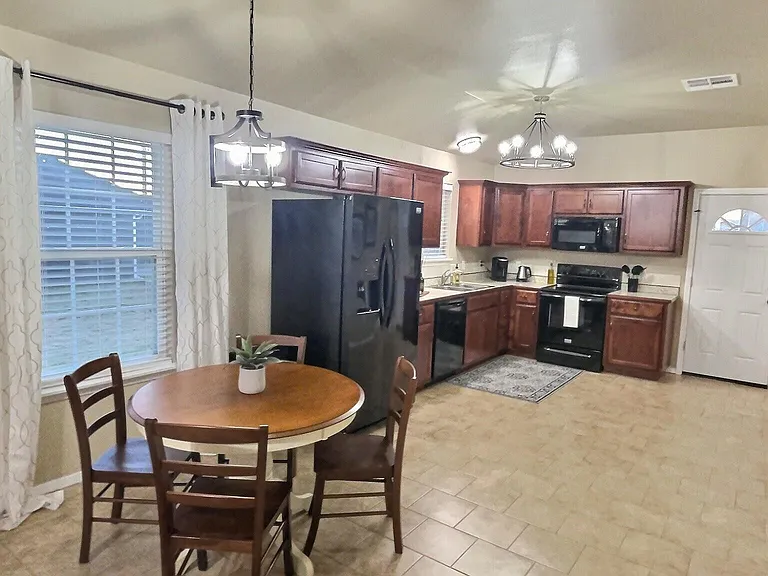 2326 S Joplin Ave — Photo 4