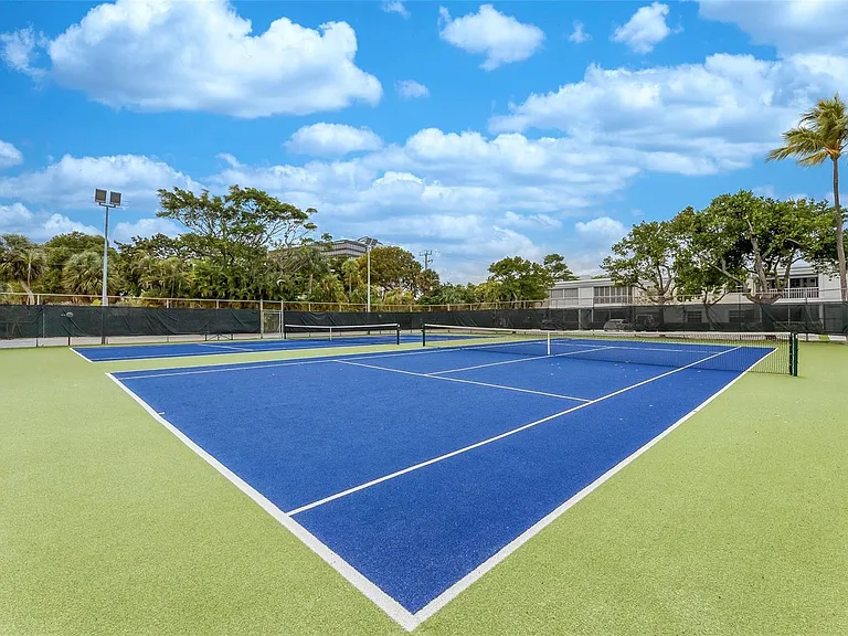 6253 Bay Club Dr #1 — Photo 41