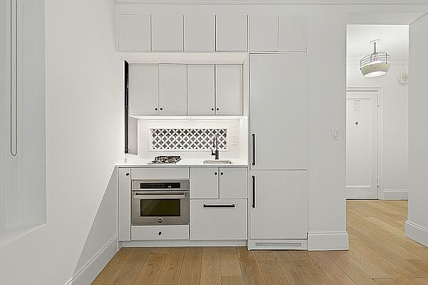 1st image of 220 W 24th St APT 1R