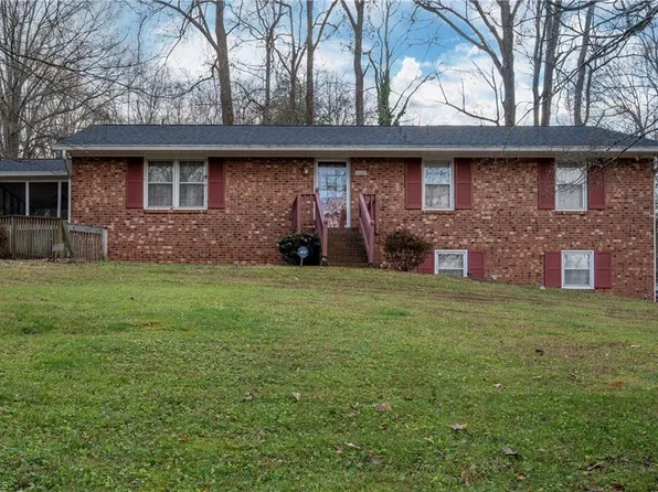 3338 Linda Cir, Winston Salem, NC 27106