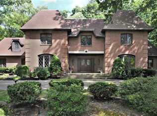 485 Burning Tree Dr, Akron, OH 44303