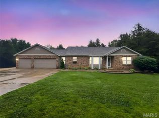 1039 Country Trails Ln, Moscow Mills, MO 63362