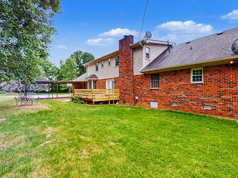 2369 Cairo Bend Rd — Photo 2