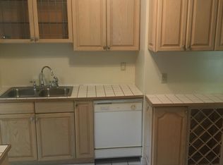 2823 Stratford Dr, Greensboro, NC 27408