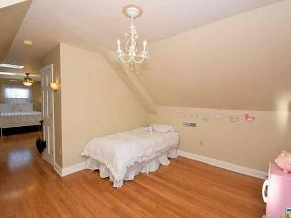 Master Bedroom - 2nd Floor