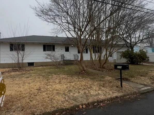 215 Huxley Dr, Brick, NJ 08723