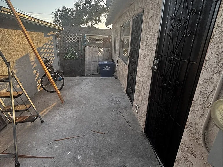 4058 Santa Ana St — Photo 20