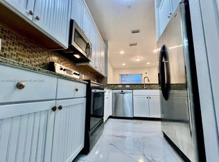 8962 SW 18th St, Hollywood, FL 33025