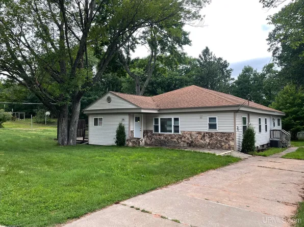 1314 Waldo St, Marquette, MI 49855