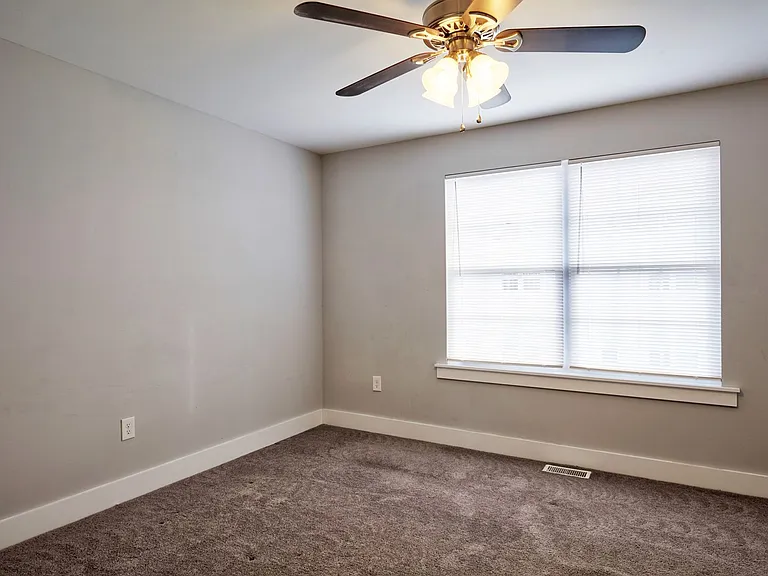 2102 E Oak Rd #F2 — Photo 19