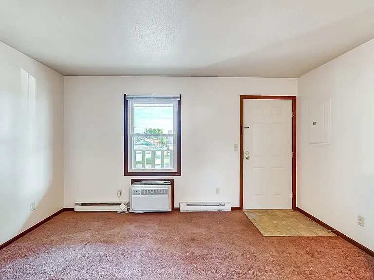 517 E Reed Ave — Photo 5