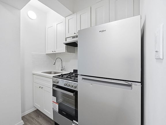 4th image of 50-22 40th St #4D