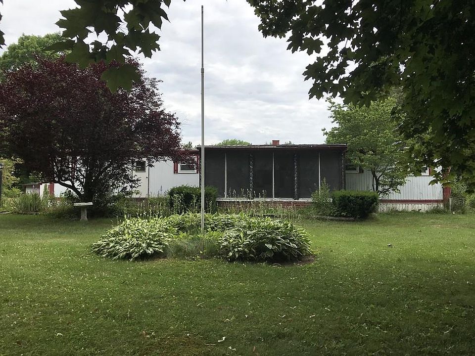 2nd image of 63 Heald St