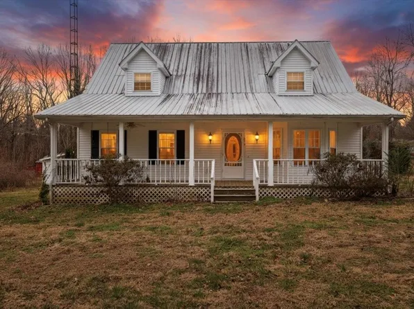 374 Largemouth Dr, Scottsville, KY 42164