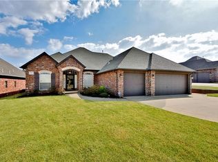 516 Cloudview Pl, Edmond, OK 73003