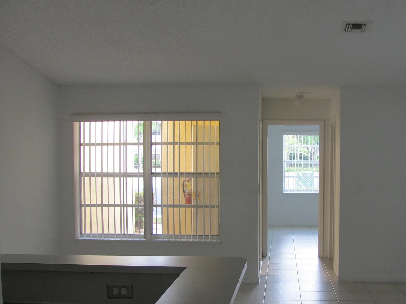 2 bed, 1200 sqft, $2,050 — Photo 2