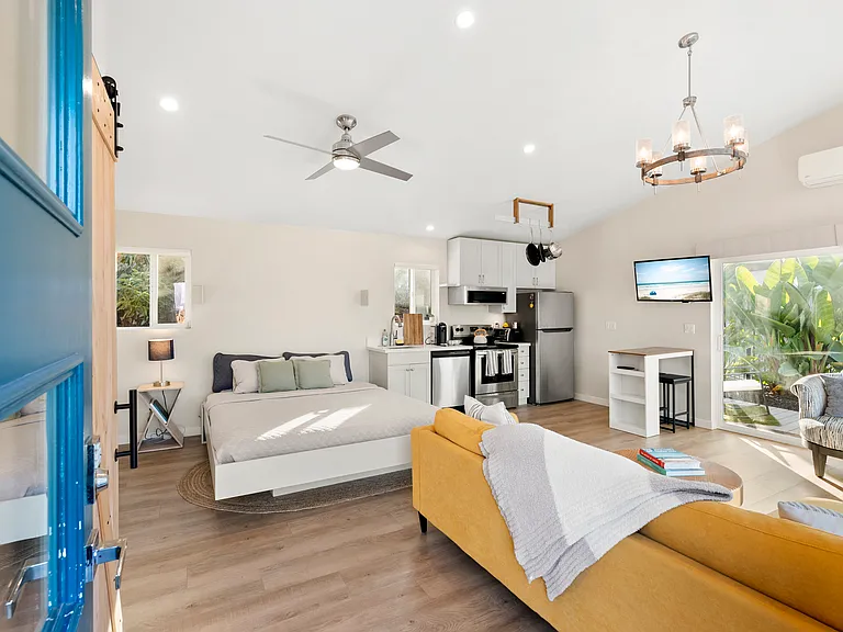 7717 Romeria St — Photo 16