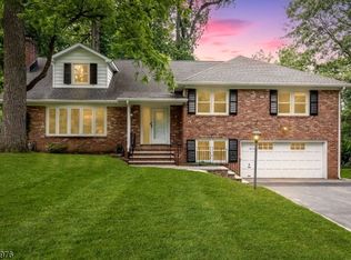 14 Turtle Rd, Morristown, NJ 07960