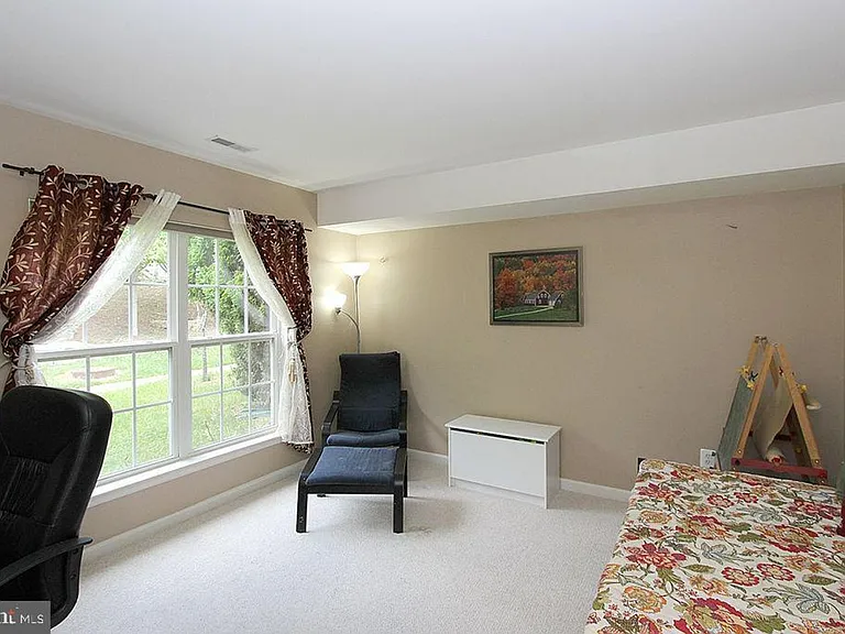 44269 Cornish Ln — Photo 14