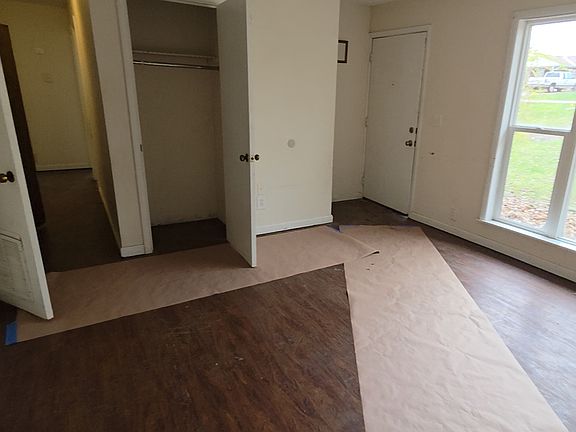 3rd image of 316 E Lynda Dr