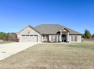 569 Abbey Rd, Caledonia, MS 39740