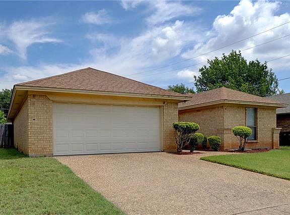 3rd image of 3432 Willowbrook Dr