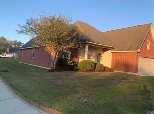 1911 Zelmere St, Zachary, LA 70791