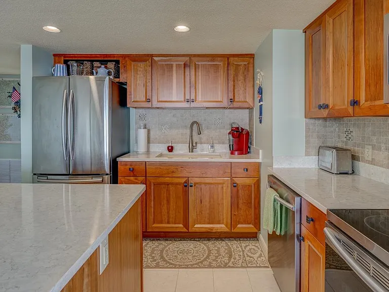 1 Seacliff Ave #3A — Photo 7