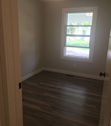 5th image of 49 Aspen Cres
