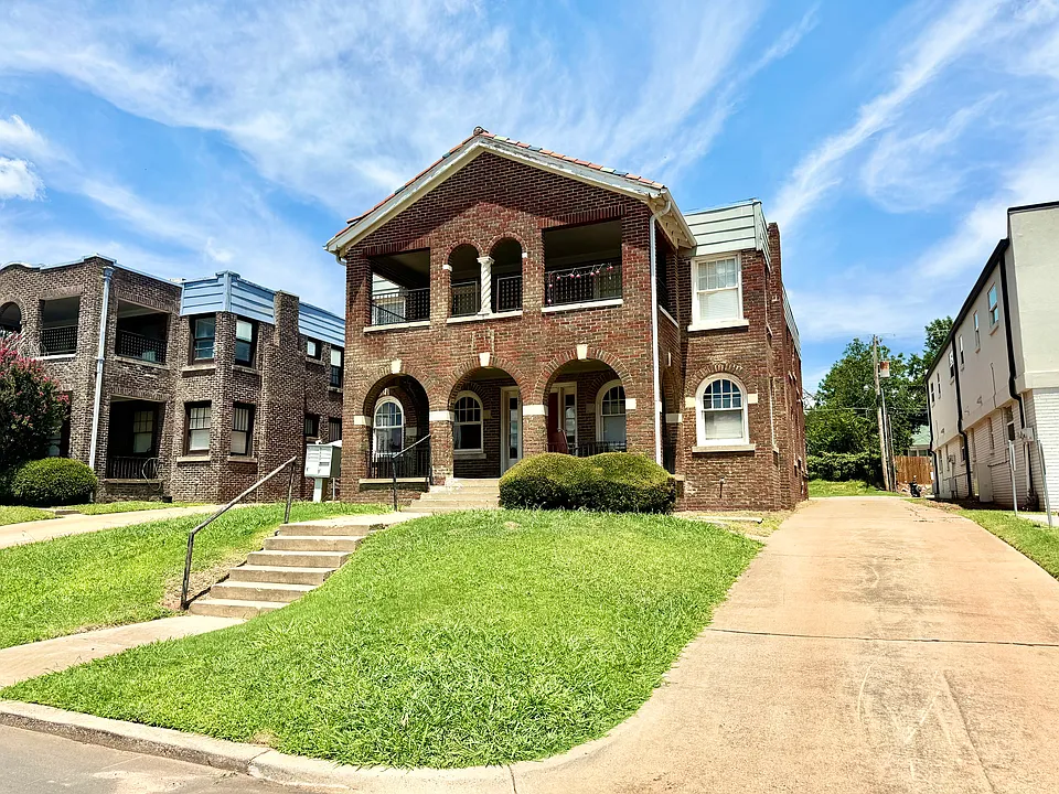 517 NW 29th St #2