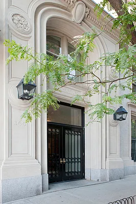 Sold by Brown Harris Stevens | media 19