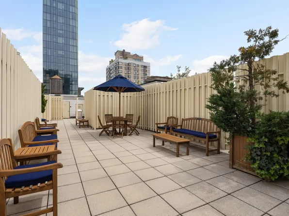 21 East 22nd Street 7F image 12 of 12