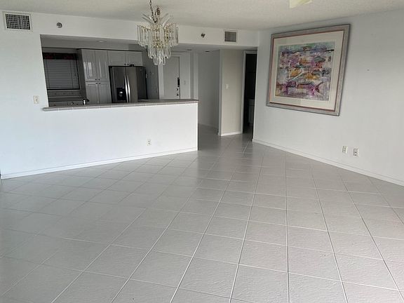 5th image of 801 S Ocean Dr APT 1107