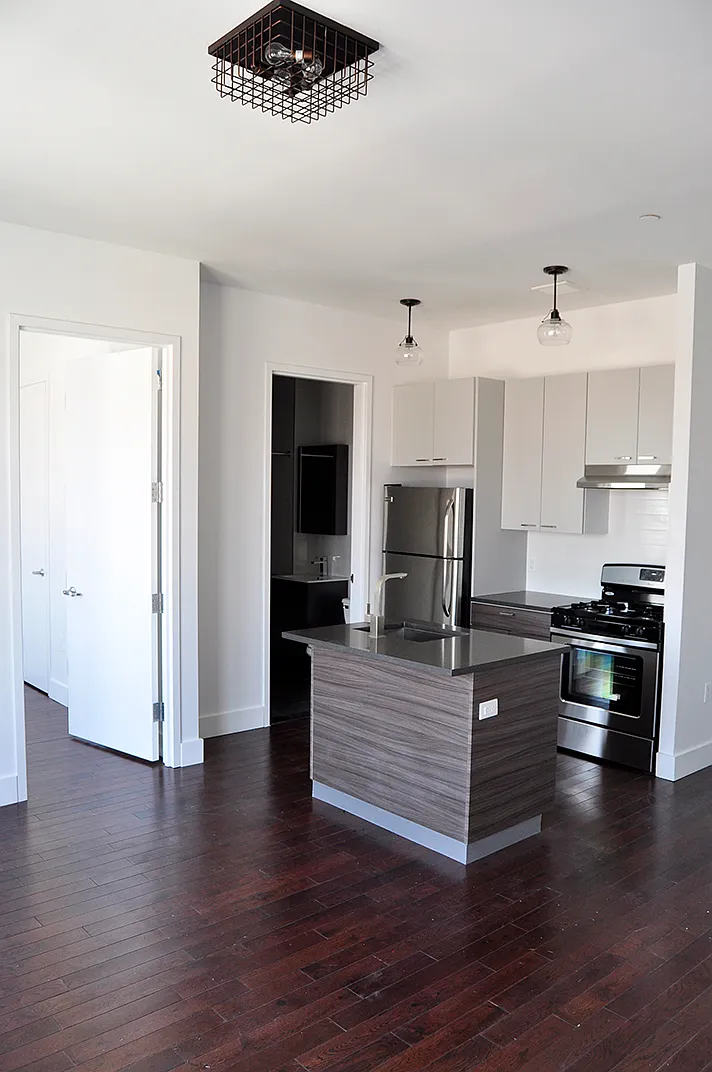 Building Photo - 991 Willoughby Ave #10B