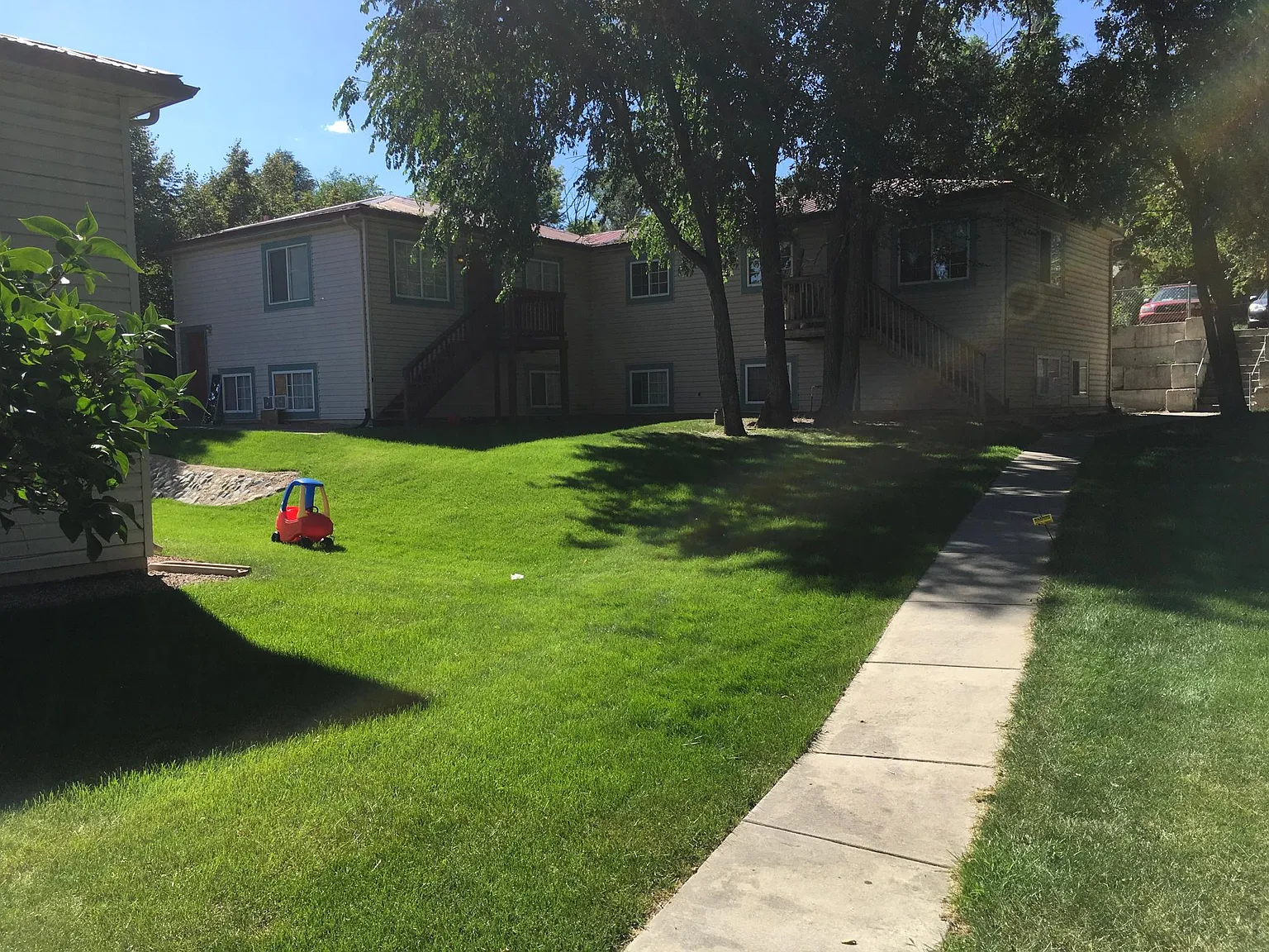3 bed, 850 sqft, $1,350 — Photo 1