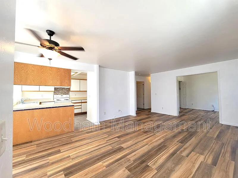 3 bed, 2.0 bath, 1300 sqft, $2,200 — Photo 2
