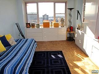 5th image of 2100 Linwood Ave APT 17A