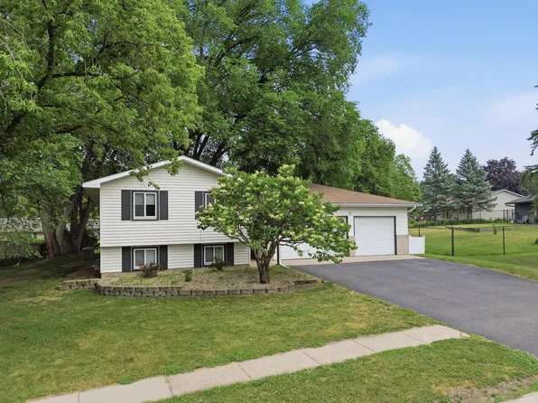 6541 134th St W, Apple Valley, MN 55124