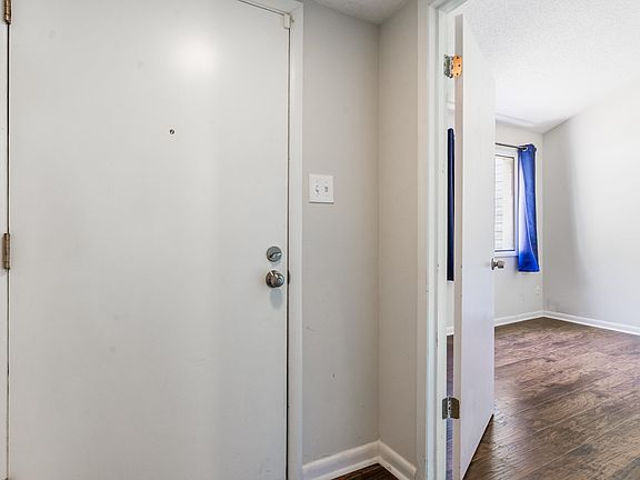 3rd image of 602 Running Brook Rd