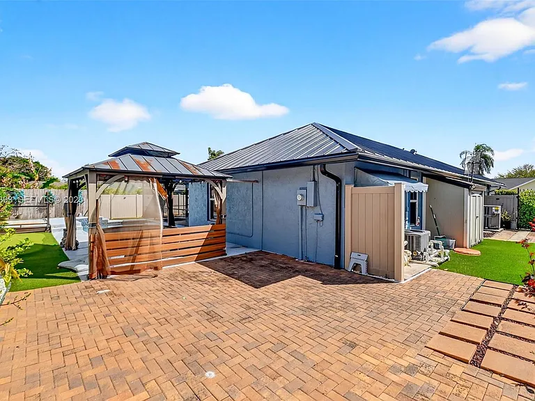 13808 Geranium Pl — Photo 40