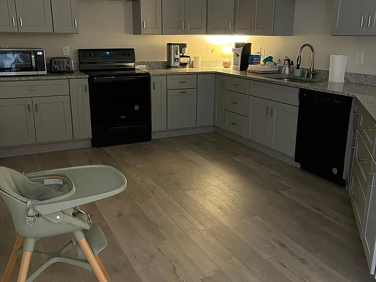 130 Davis St — Photo 9