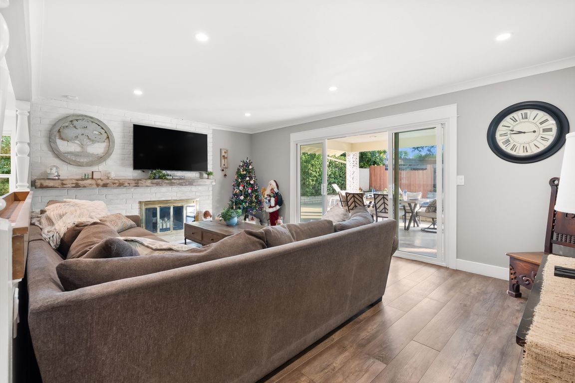 next background image