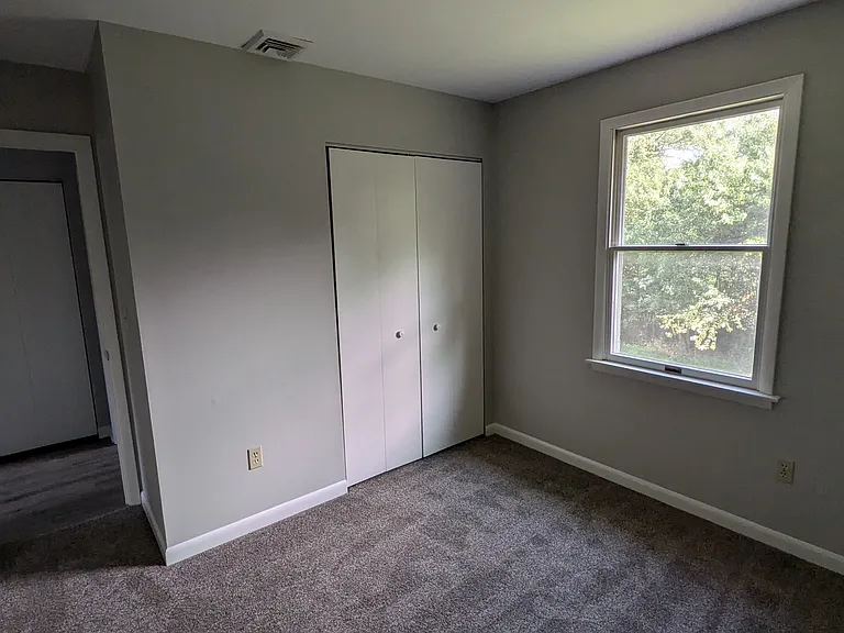 1360 Columbia Dr — Photo 6