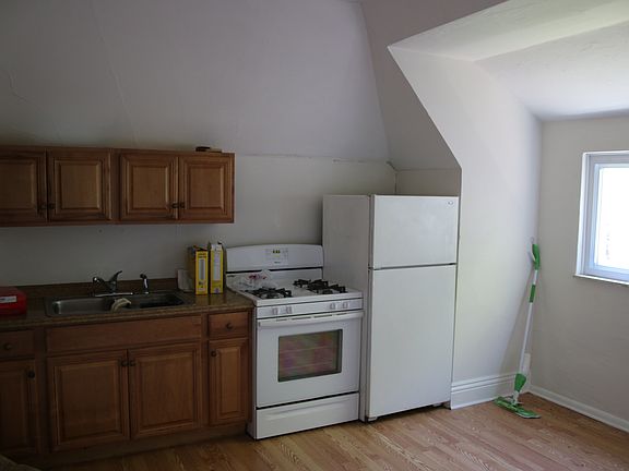 Large Kitchen with full size stove and refrigerator